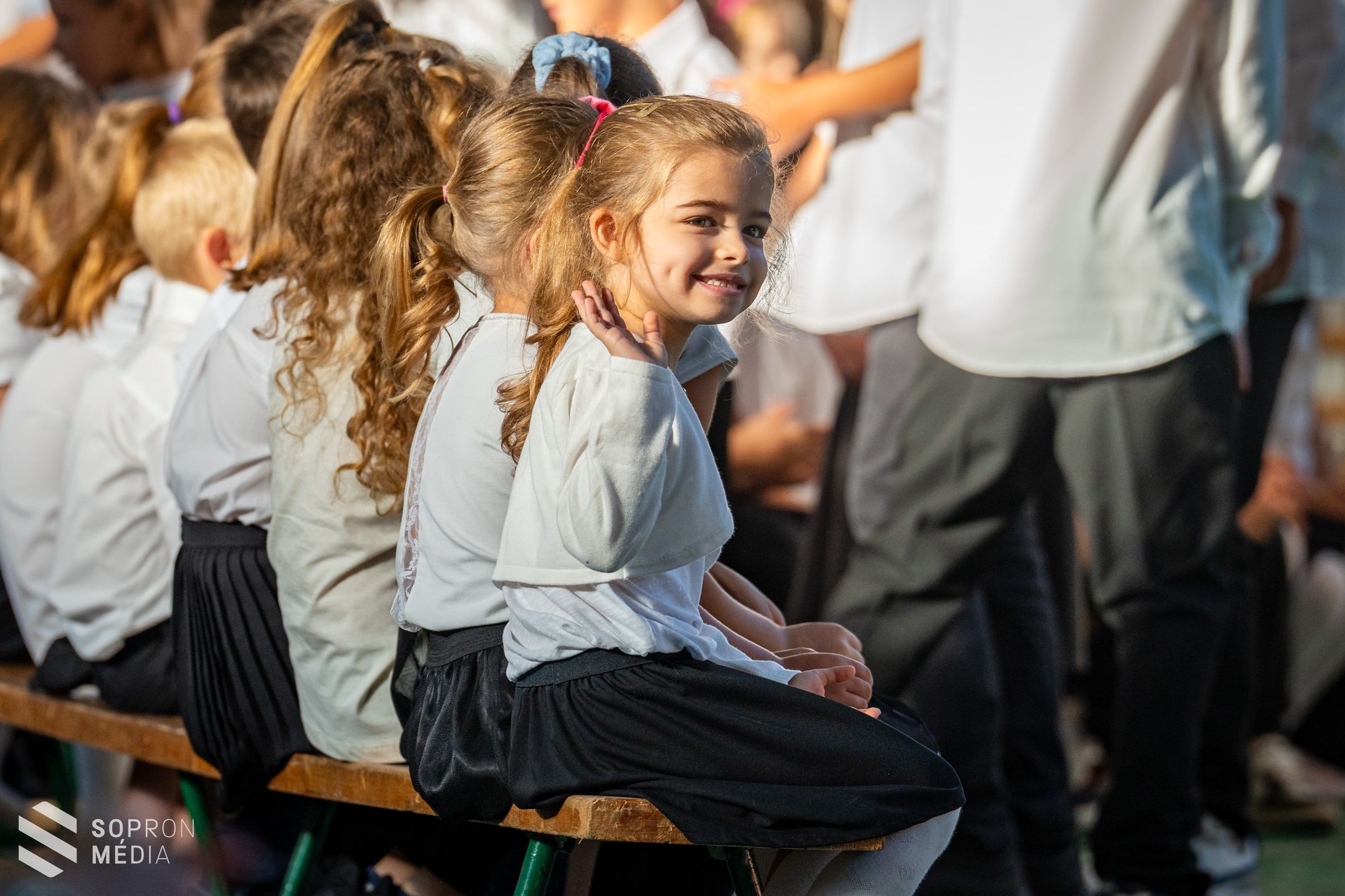 Becsengettek az iskolába a Lackner Kristóf Utcai Általános Iskolában is