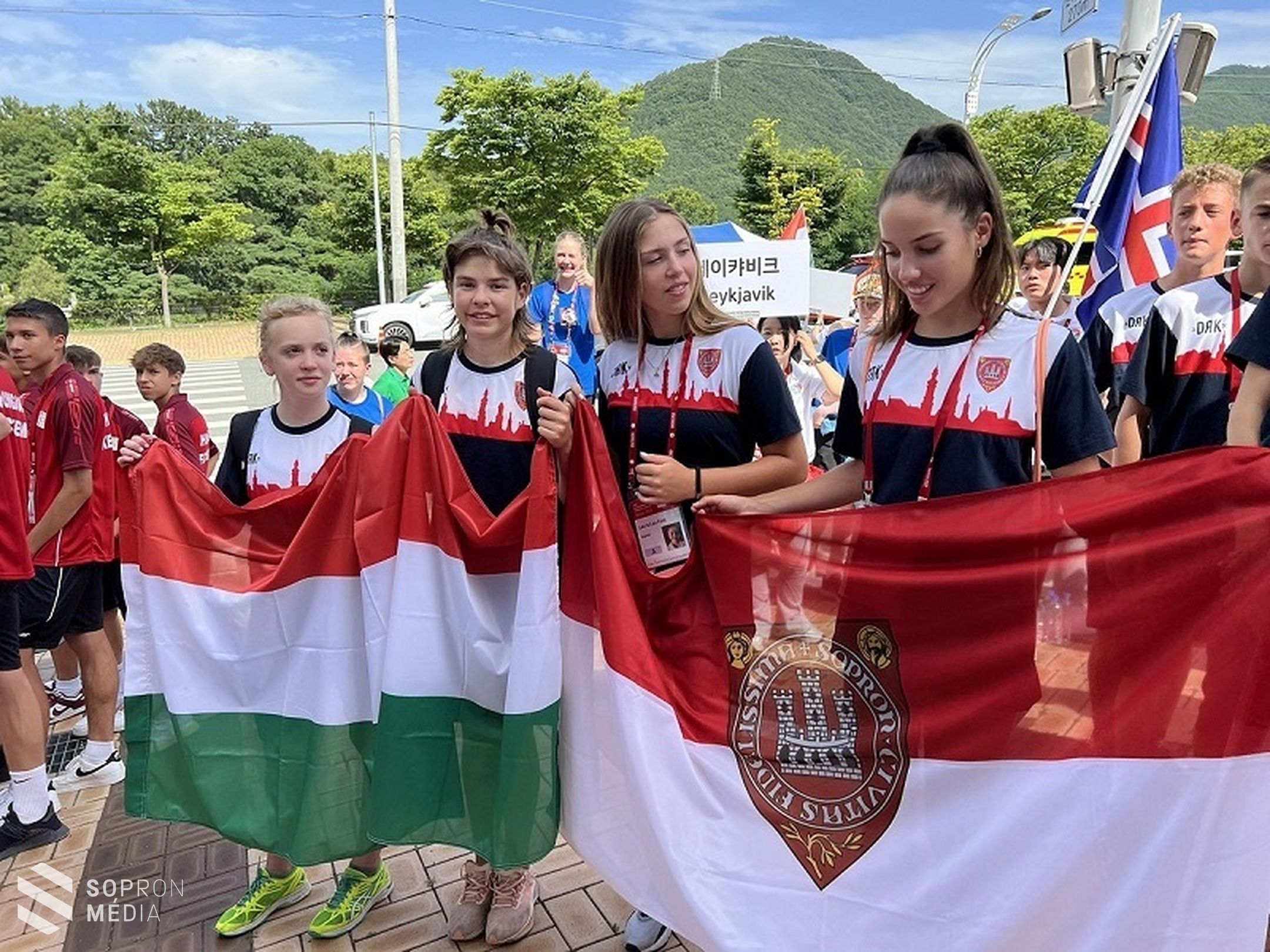Hazatértek a világjátékokról Sopron ifjú sportolói