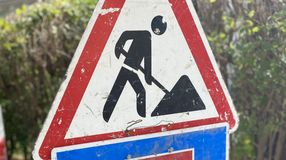 Kedden kezdődnek a Király Jenő utca járda- és útfelújítási munkái 