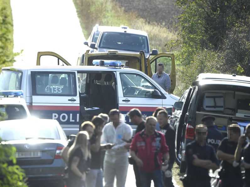 Halott menekülteket találtak egy kisbuszban Ausztriában