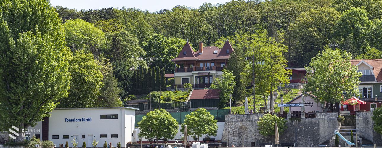 Ingyenesen látogatható a Tómalom fürdő májusban