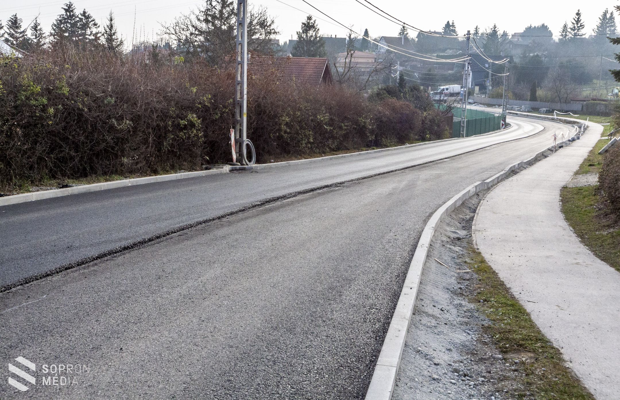 Újabb szakasza újul meg a Virágvölgyi útnak