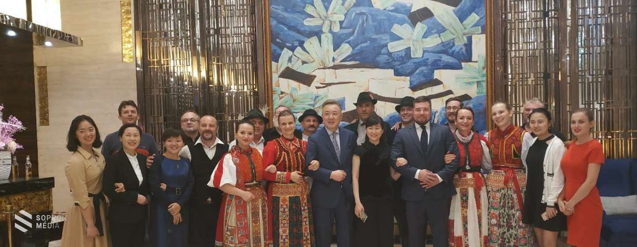 A soproni Fajkusz Banda Kínában népszerűsítette a magyar kultúrát