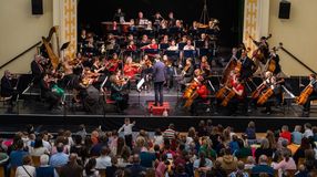 Karácsonyi hangulatban indította a Soproni Liszt Ferenc Szimfonikus Zenekar a Kuglóf koncertek új évadát