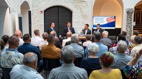 „Energiaháború és rezsivédelem, ki fizeti a számlát Ukrajna helyett?” – fórumot tartottak Sopronban