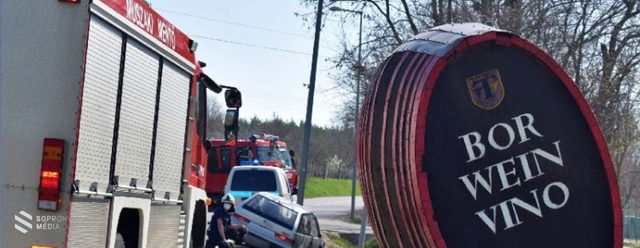 Vitnyédi nő ütközött villanyoszlopnak Sopronban 
