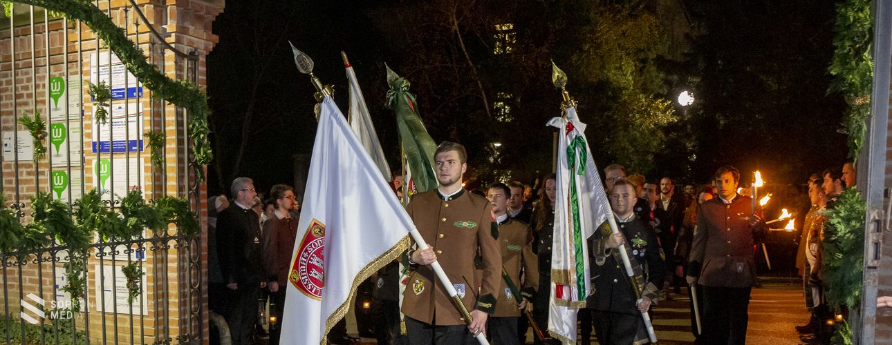 „Bennünk él Selmec!”