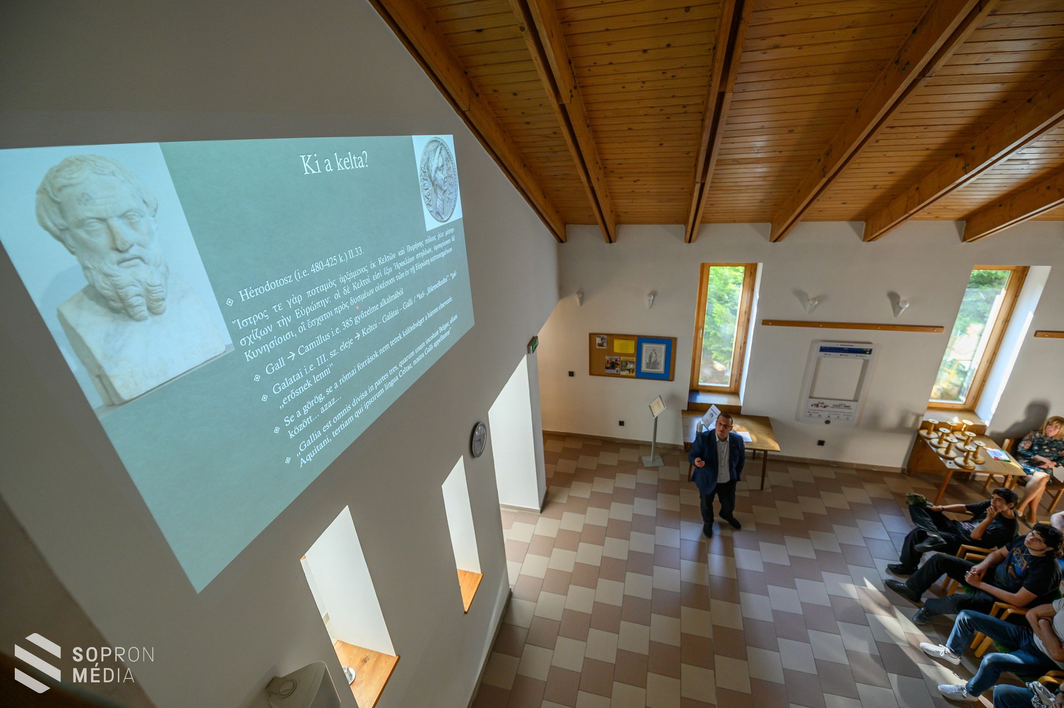 A keltáktól a Jerevánig – nagy sikerű előadás várta az érdeklődőket a Jereván-lakótelepen