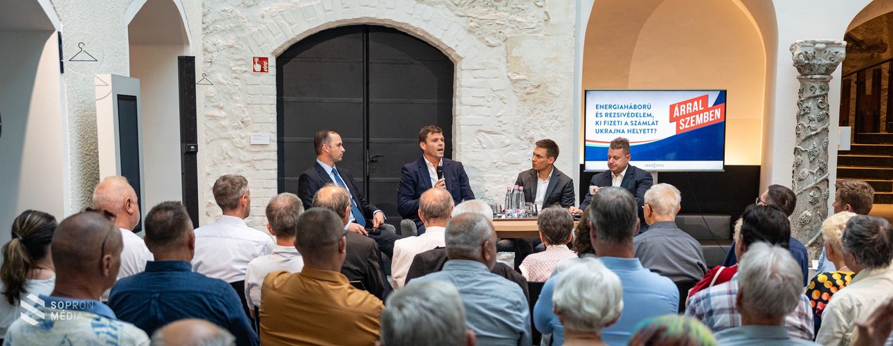 „Energiaháború és rezsivédelem, ki fizeti a számlát Ukrajna helyett?” – fórumot tartottak Sopronban