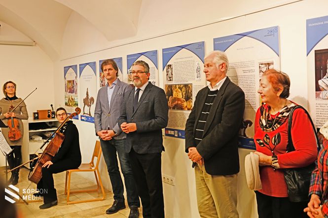 Dr. Brummer Krisztián, a Keresztény Értelmiségiek Soproni Szervezetének elnöke egy Mátyás legendát is felidézett a megnyitón 