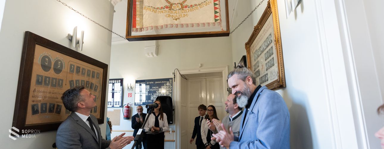 Jubileum – Felavatták a Soproni Széchenyi István Gimnázium zászlaját