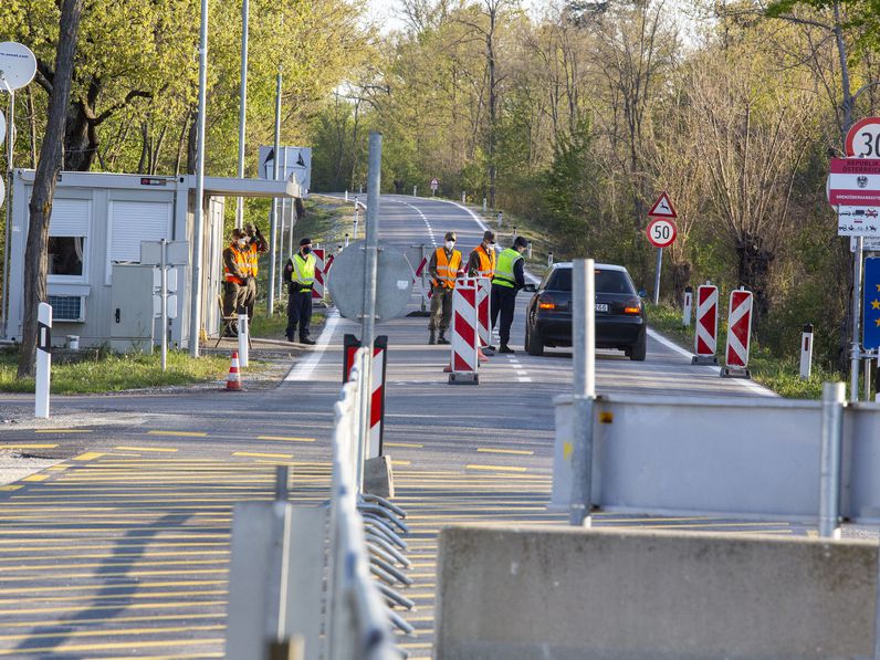 Döntöttek – Ausztria meghosszabbította a határellenőrzést