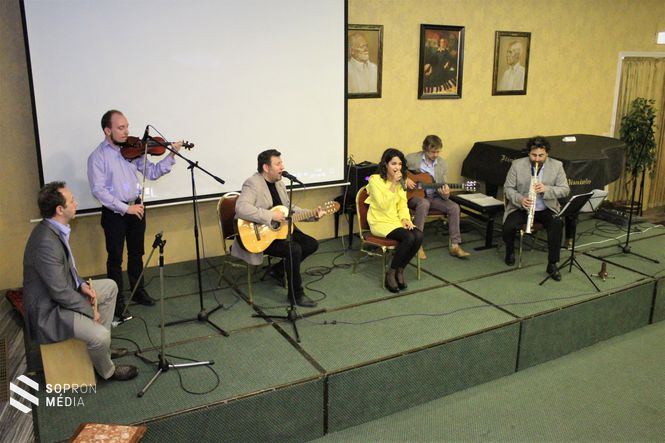 A Tzomet Band, a magyar zsidó zenei emlékeket bemutató zenekar fellépése is színesítette a könyvbemutatót