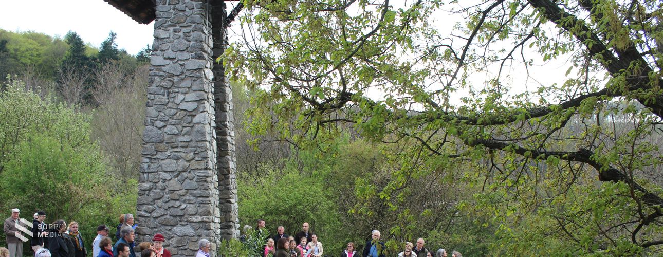 Nyolcvan éves a brennbergi evangélikus harangláb (fotók+videó) 