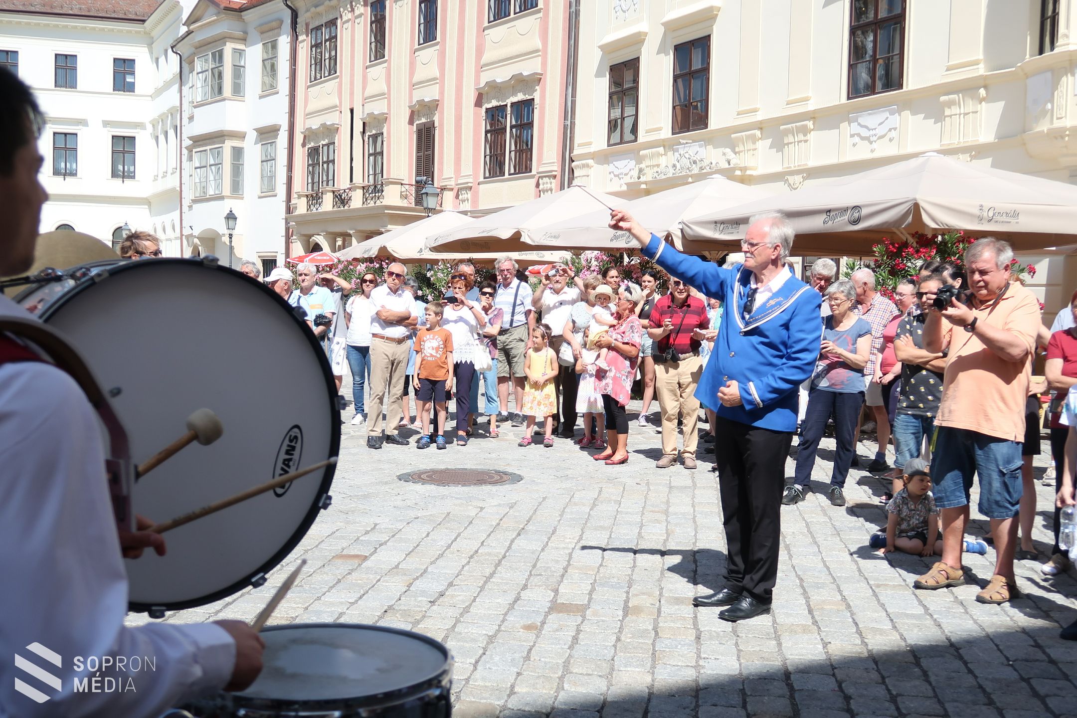 Fúvószene töltötte be a város Fő terét