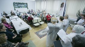 Adventi ünnepséget tartott a Lővéri Nyugdíjas Klub!