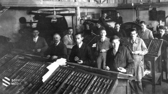 Nyomdászműhely az 1930-as évek közepén