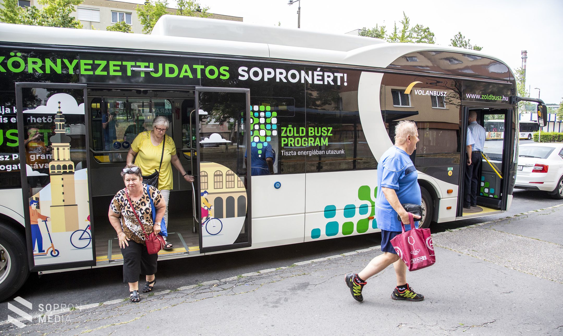 Sopronban is elstartolt a zöld busz