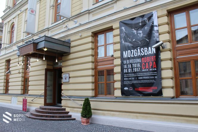 Liszt központ Munkácsy-terem bejárat