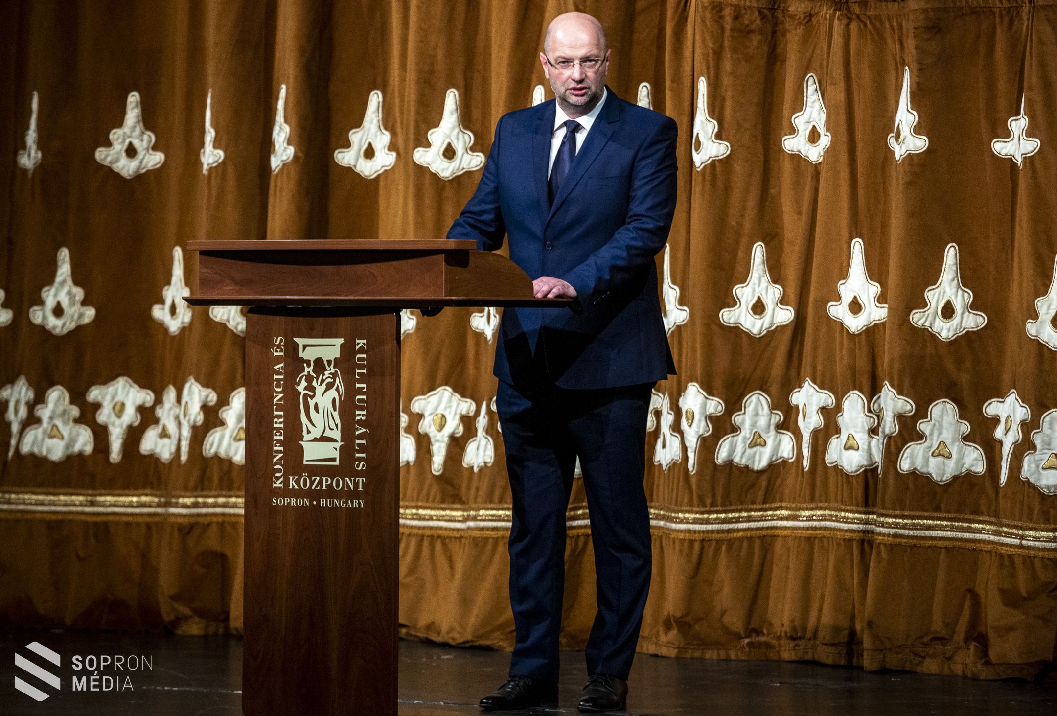 Évadzáró és évadnyitó összevont társulati ülést tartottak a soproni színházban
