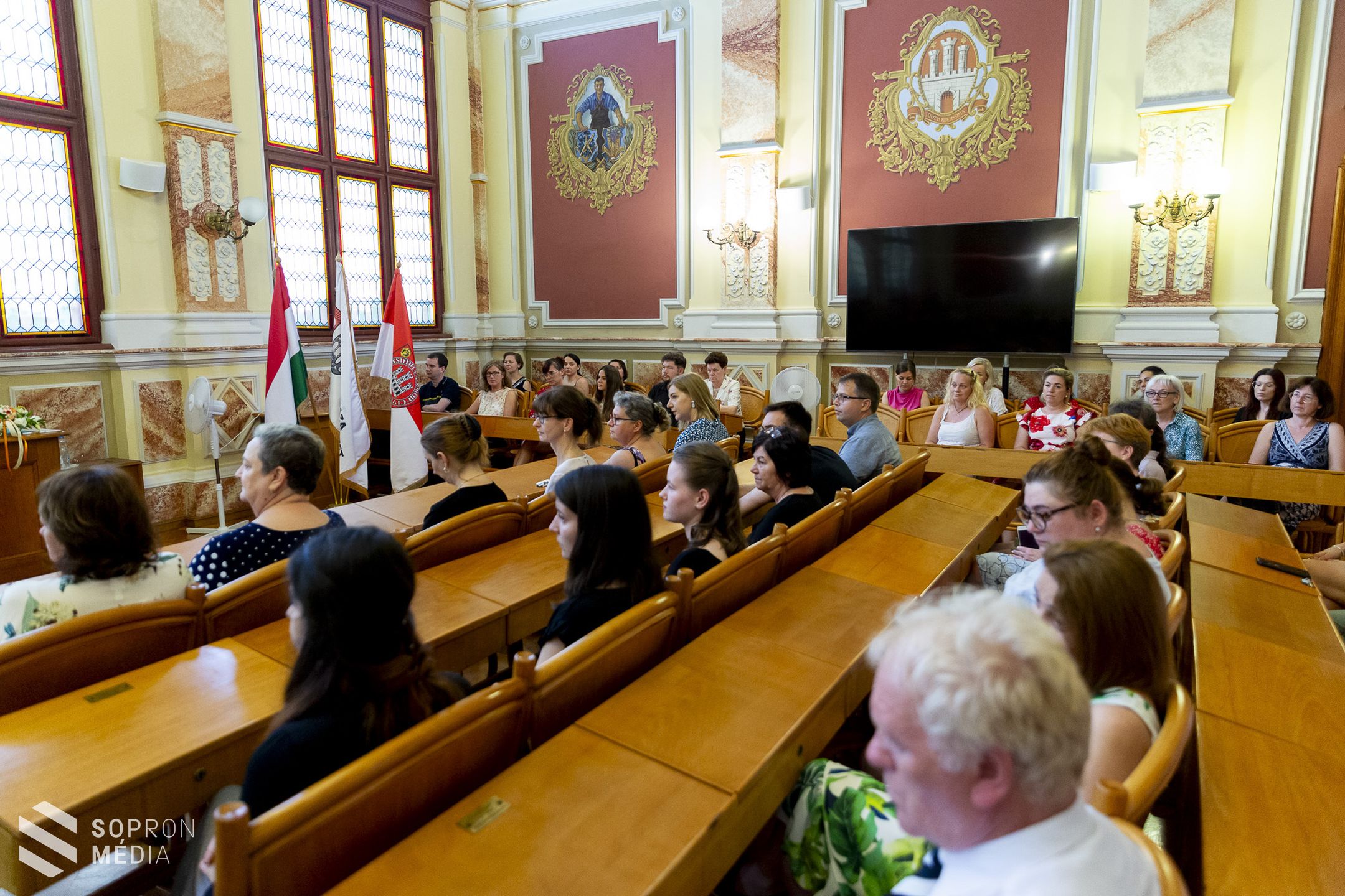 A köztisztviselőket köszöntötték