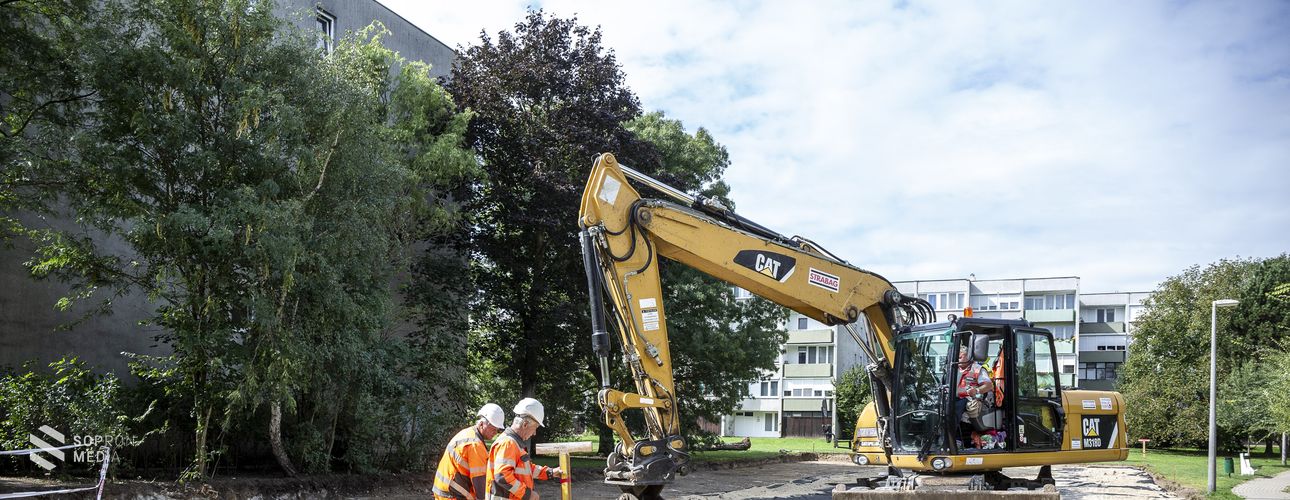 Megújulnak az utak, járdák és parkolóbővítés is megvalósul a város három pontján