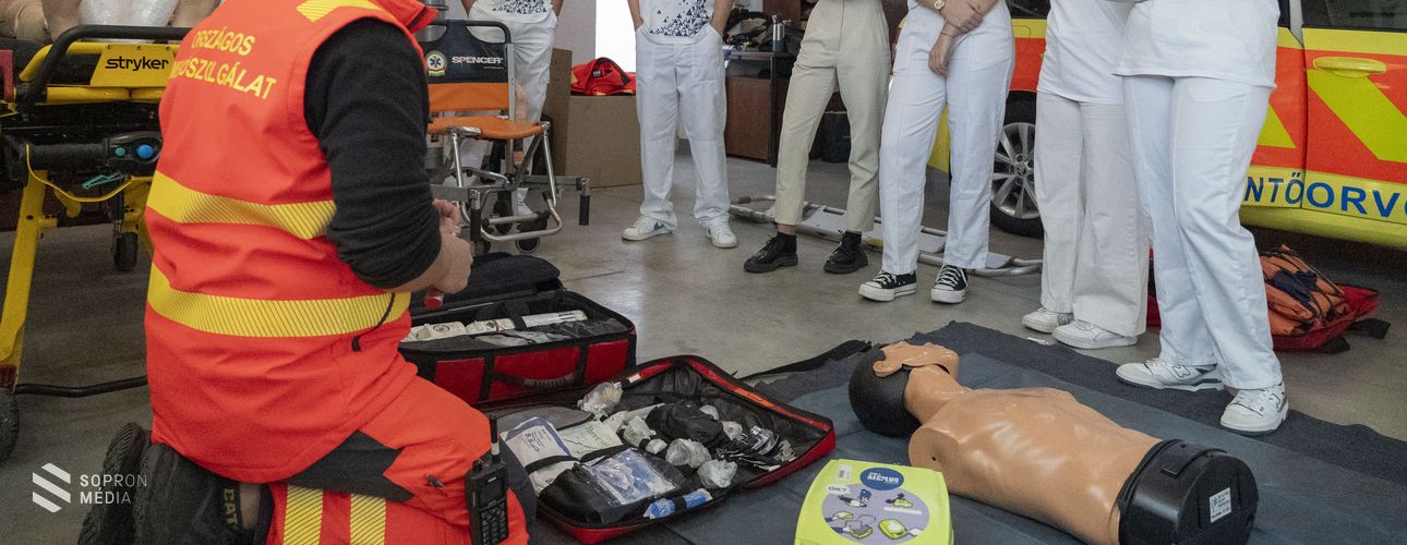 Mentőszimulációs gyakorlat a soproni mentőállomáson