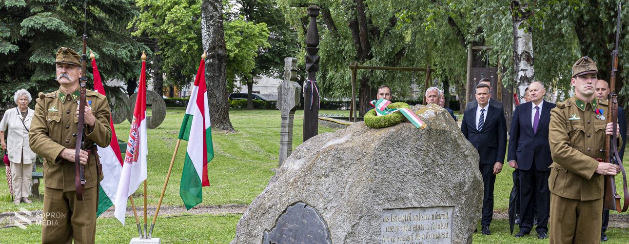 „Magyarnak lenni büszke gyönyörűség”