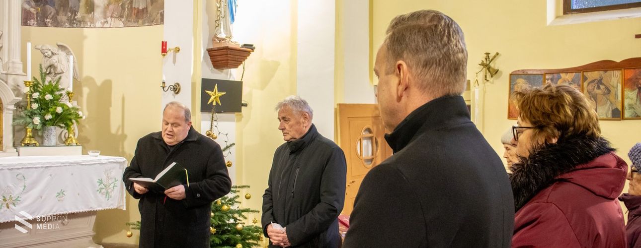 Ima és koszorúzás Kópházán a doni áldozatok emlékére