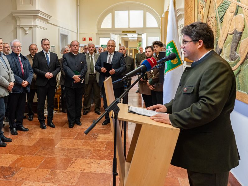 Emléktábla-avatás