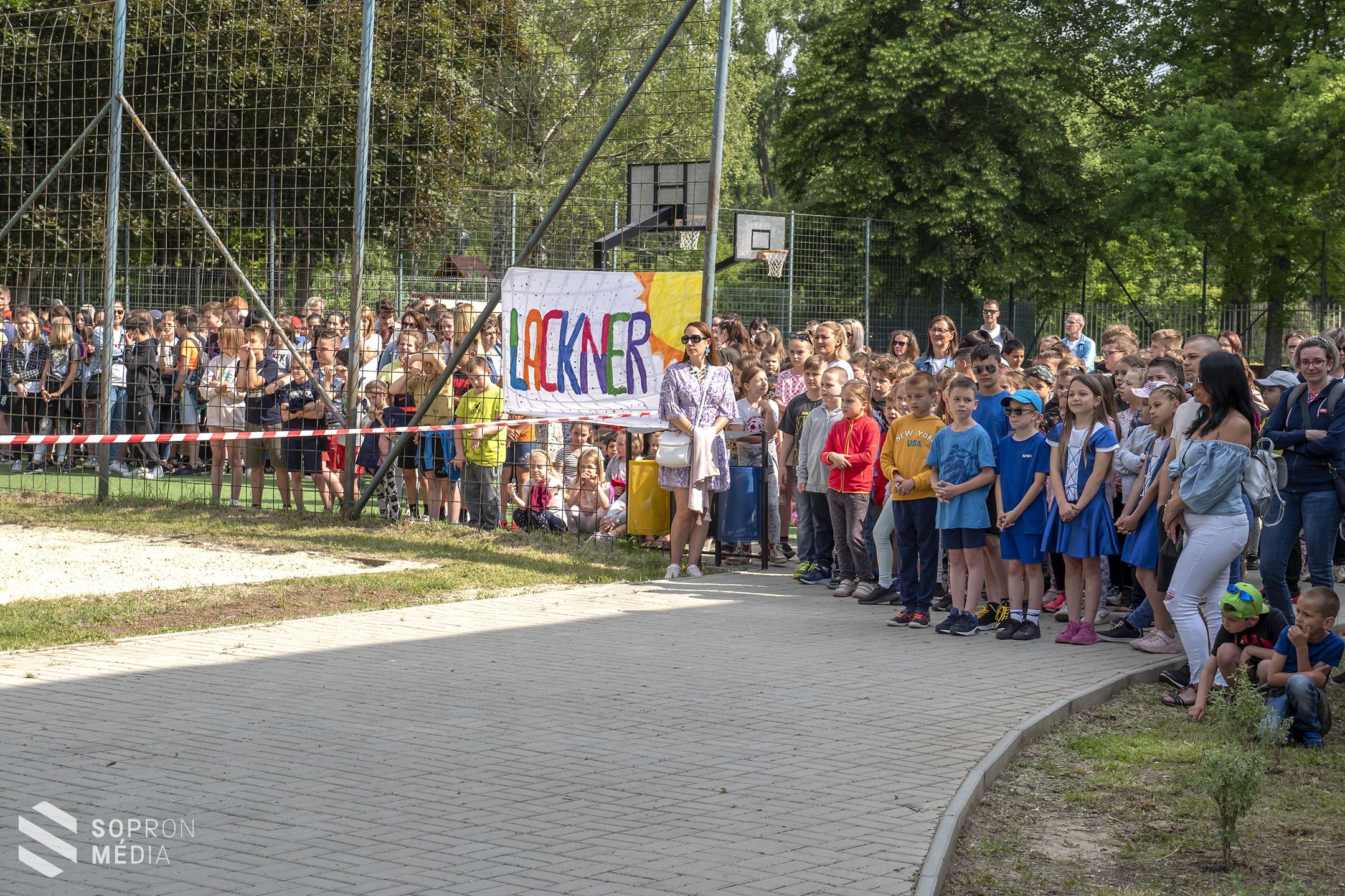 Új játszótérrel gazdagodott a Lackner Kristóf Általános Iskola
