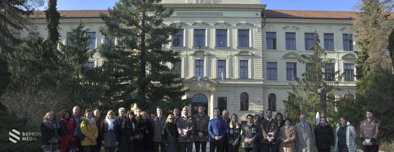 Határon túli magyar pedagógusokat fogadtak a Soproni Egyetemen