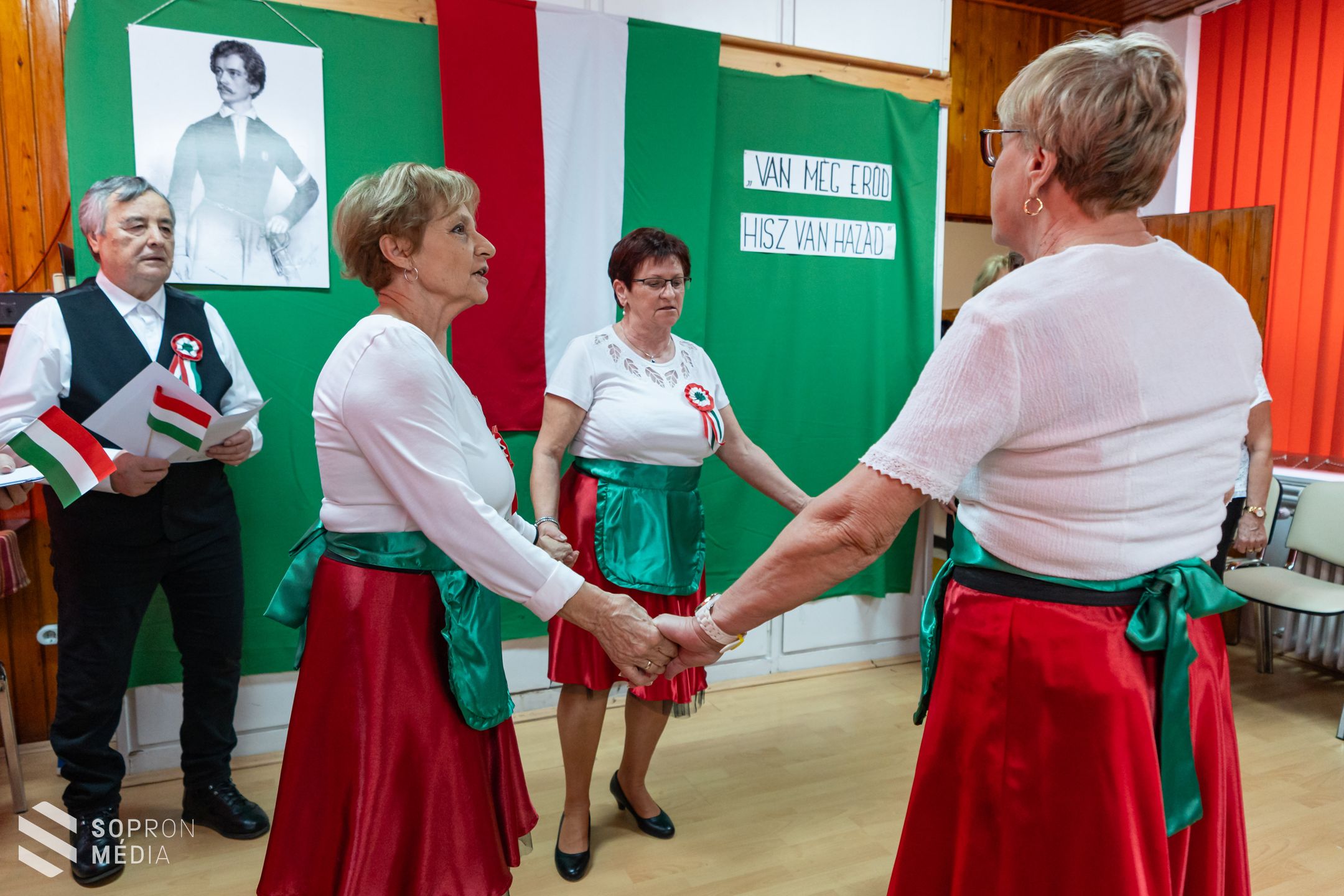 Ünnepi műsorral tisztelgett az 1848-49-es forradalom és szabadságharc hősei előtt a Lővér Nyugdíjas Klub