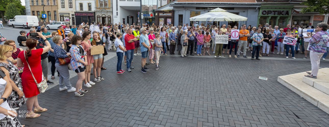 Fújjunk riadót! címmel tartottak demonstrációt