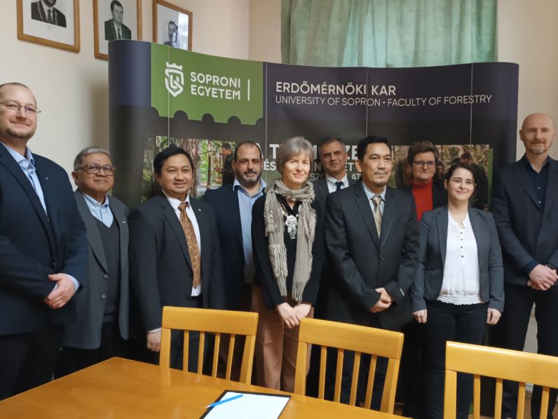 Több ezer kilométer a doktoriért