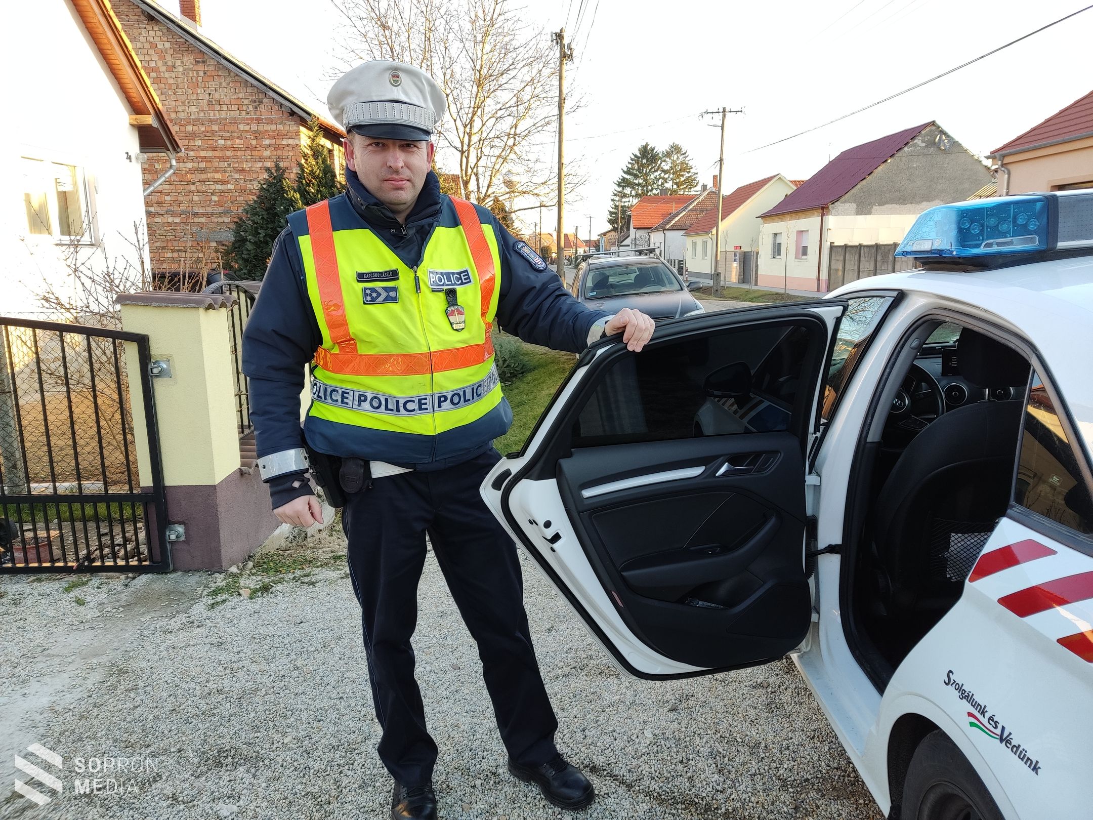 Rendőrautóval utazhatott Barnabás haza az óvodából