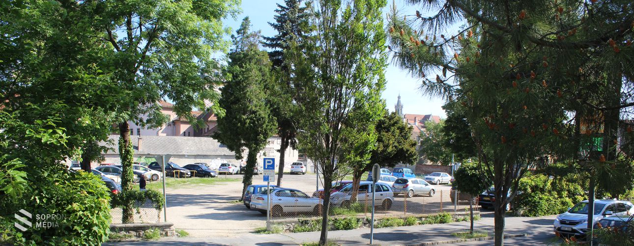 Lezárásra kerül az Árpád utcai parkoló