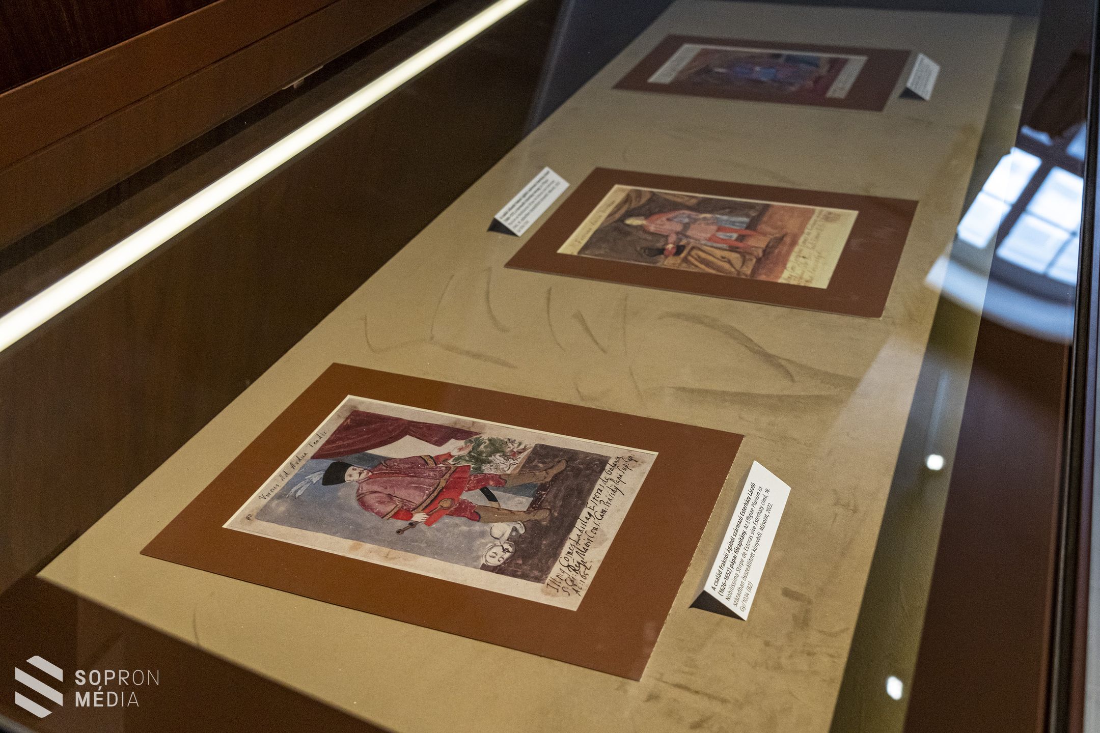 Családtörténeti kiállítás nyílt Eszterházán