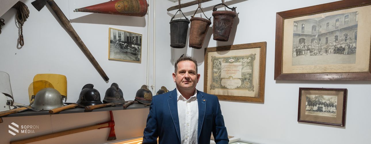 "Önkéntességtől a hivatásos tűzoltóságig"