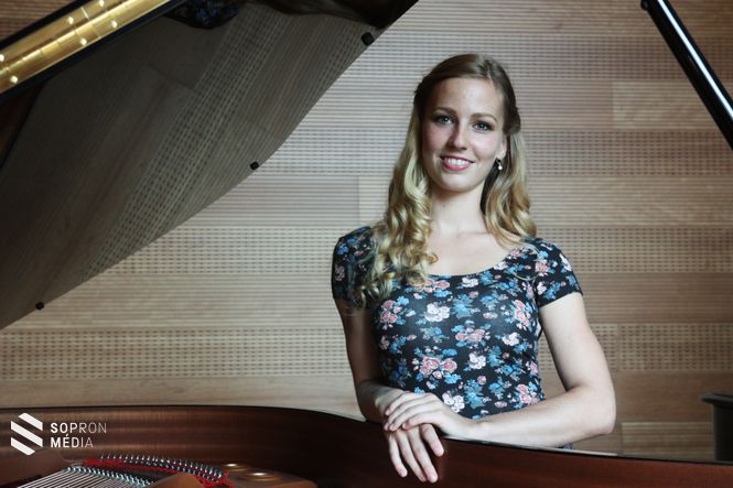 Várallyay Kinga