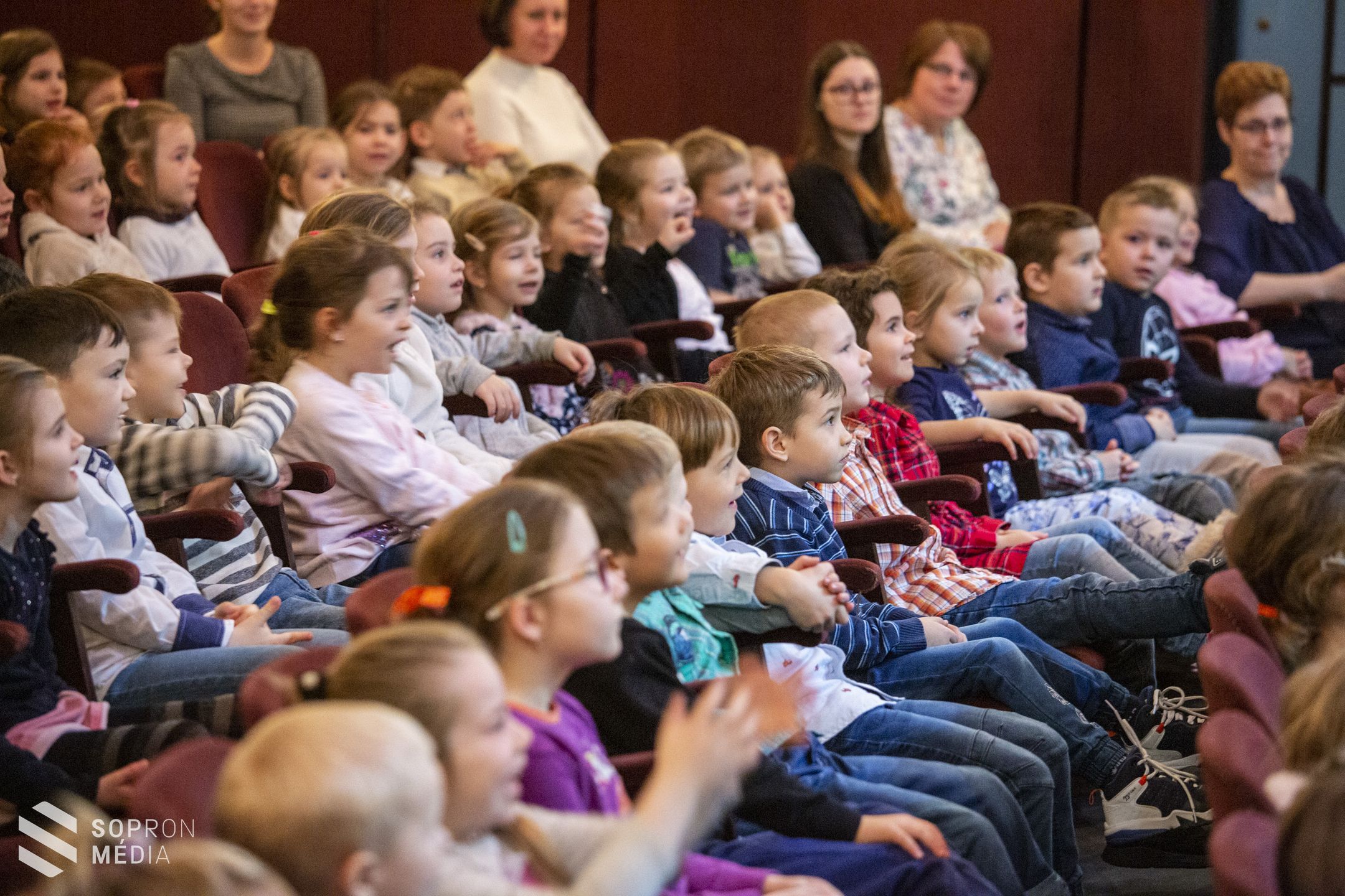 Tücsöklakodalom - zenés mesedarab Sopronban