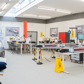 Hankó Balázs Sopronban: a megújult magyar szakképzés jól működik, lényege pedig a duális képzés