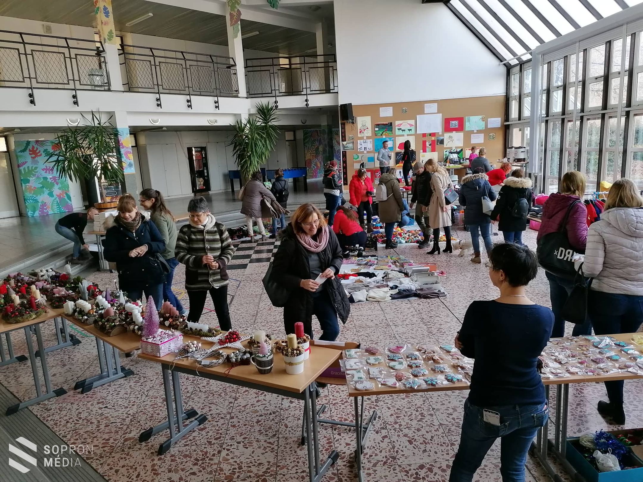 Sikeres karácsonyi vásár az állatokért Sopronban!