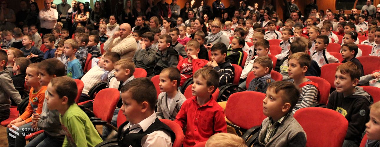 Évzáró karácsonyi ünnepséget tartott az SC. Sopron