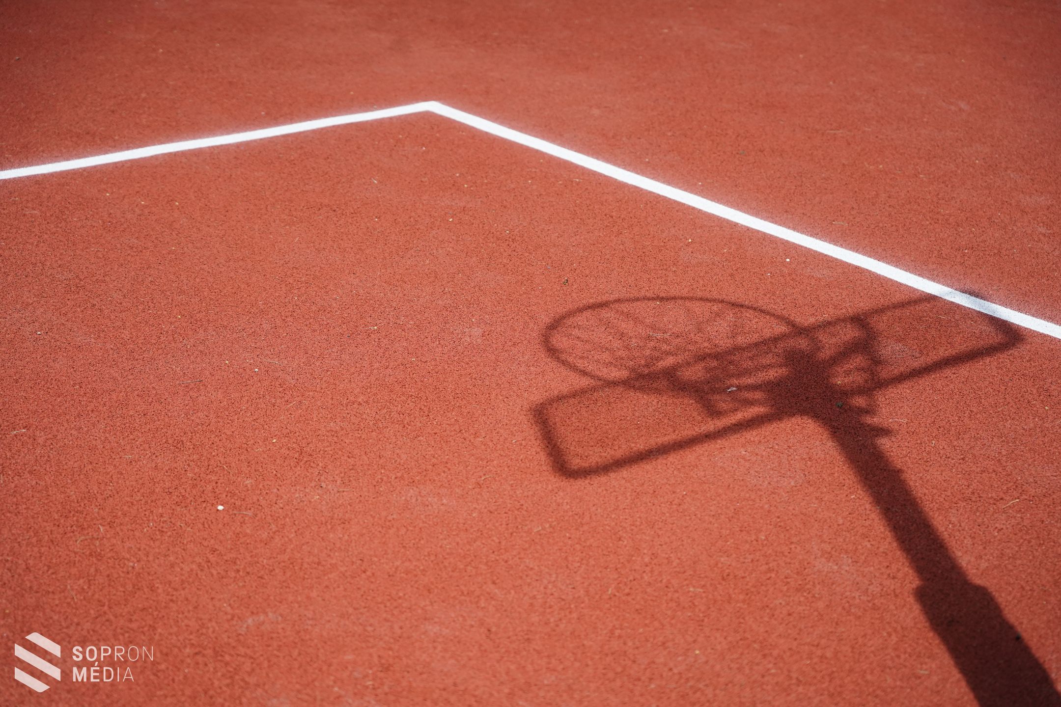 Átadták az akadálymentesített sportpályát a Soproni Szociális Intézményben