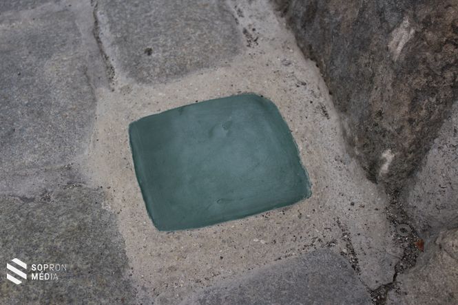 A SOPRONI ZÖLD KŐ