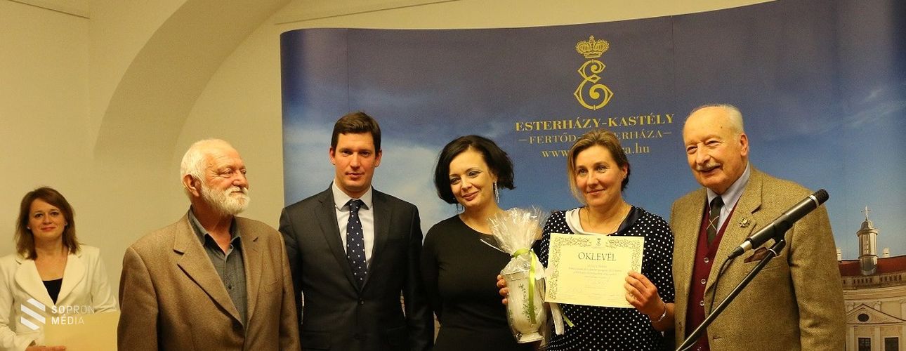Eszterháza borának kiválasztása a Fertődi Esterházy-kastélyban
