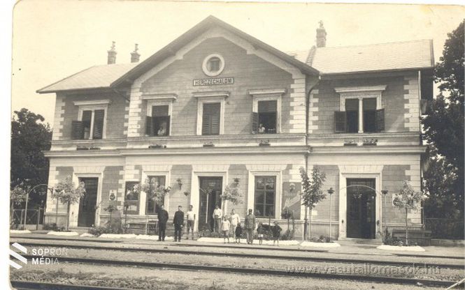 Herceghalom vasútállomás 1930-35 körül. 