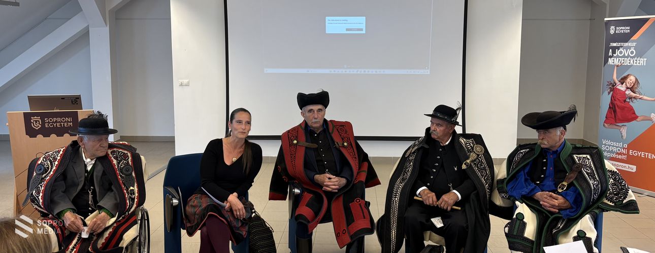 Pásztorénekekkel telt meg a Benedek-kar