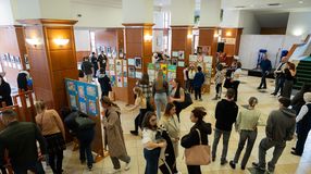 Összevont kiállítással kezdődött meg az autizmus világnapi programsorozat